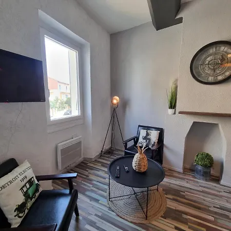 Apartment Vivre A Deux Pas Du Palais
