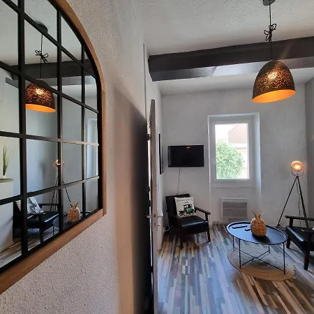 Vivre A Deux Pas Du Palais Apartment *