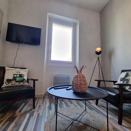 Apartment Vivre A Deux Pas Du Palais